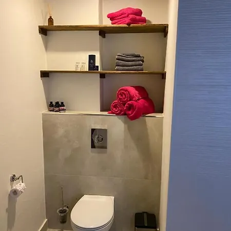 Quinta Omorka * Lagos